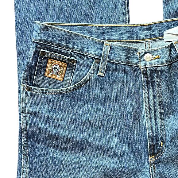 Cinch Jeans men’s 36x30 Blue Waist laying Flat: 18” Inseam laying flat: 31” - Picture 6 of 8